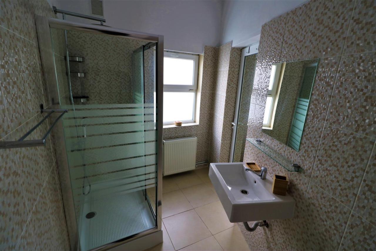 Athenee Palace Apartment - Panoramic View Terrace & Balcony - Free Minibar Bukarest Kültér fotó